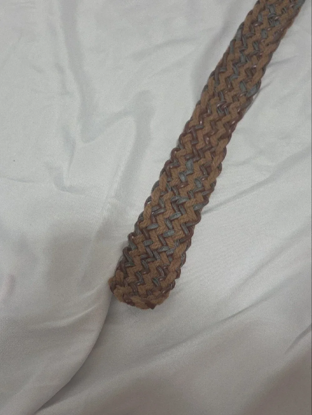 Braided Brown Woven Belt, Adjustable From Size 28-36, Excellent Like New Cond